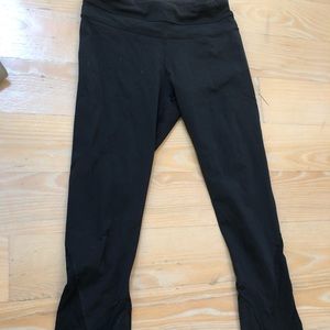 Lululemon black cropped leggings size 4
